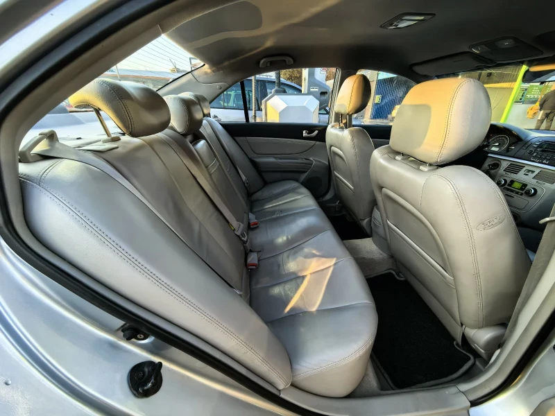 Hyundai Sonata 2.4, снимка 8 - Автомобили и джипове - 53143659