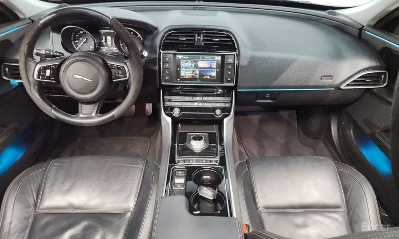 Jaguar XE, снимка 7 - Автомобили и джипове - 53457158