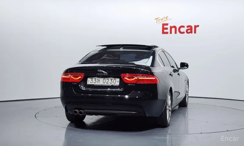 Jaguar XE, снимка 4 - Автомобили и джипове - 53457158