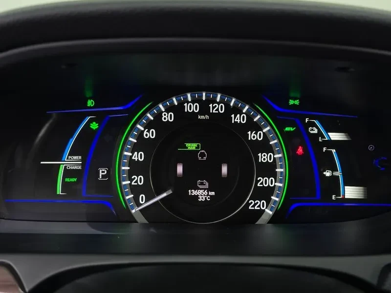 Honda Accord 2.0 HYBRID, снимка 8 - Автомобили и джипове - 55796283