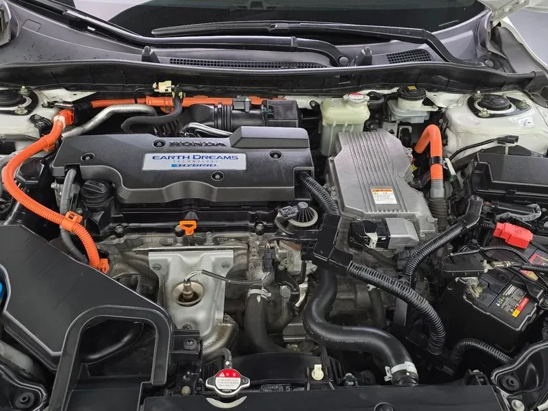 Honda Accord 2.0 HYBRID, снимка 6 - Автомобили и джипове - 55796283
