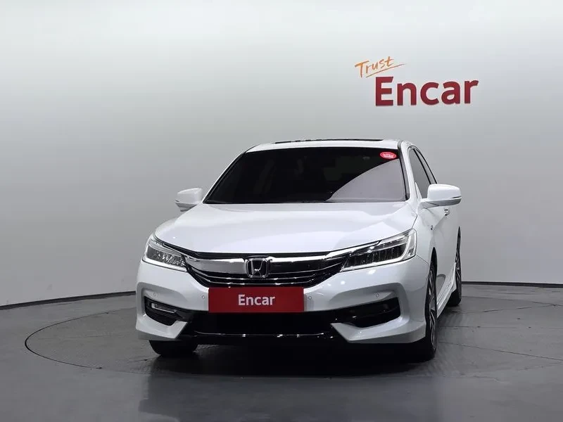 Honda Accord 2.0 HYBRID, снимка 3 - Автомобили и джипове - 55796283
