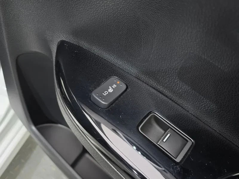 Honda Accord 2.0 HYBRID, снимка 16 - Автомобили и джипове - 55796283