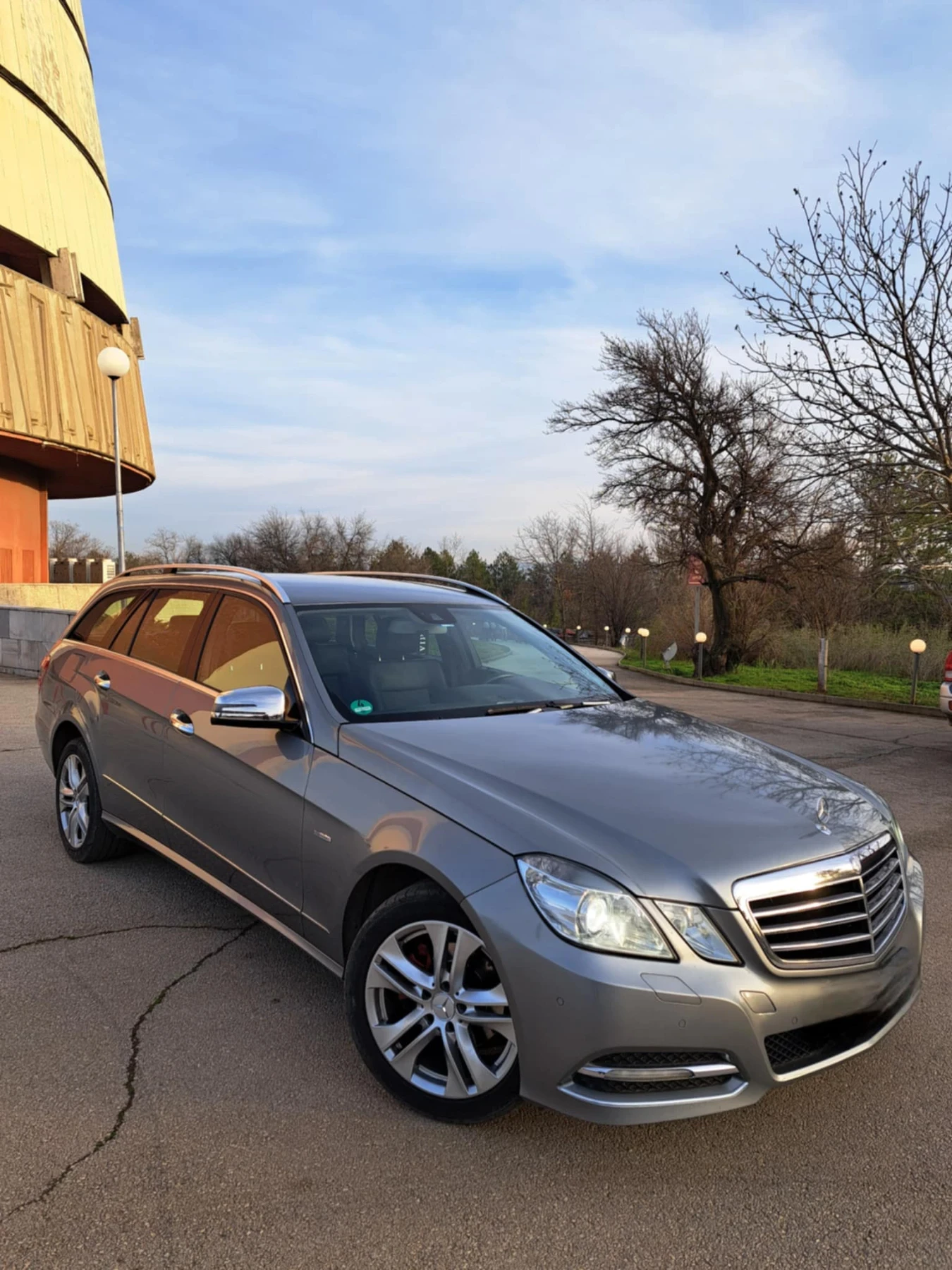 Mercedes-Benz E 220 170 к. с. , снимка 1