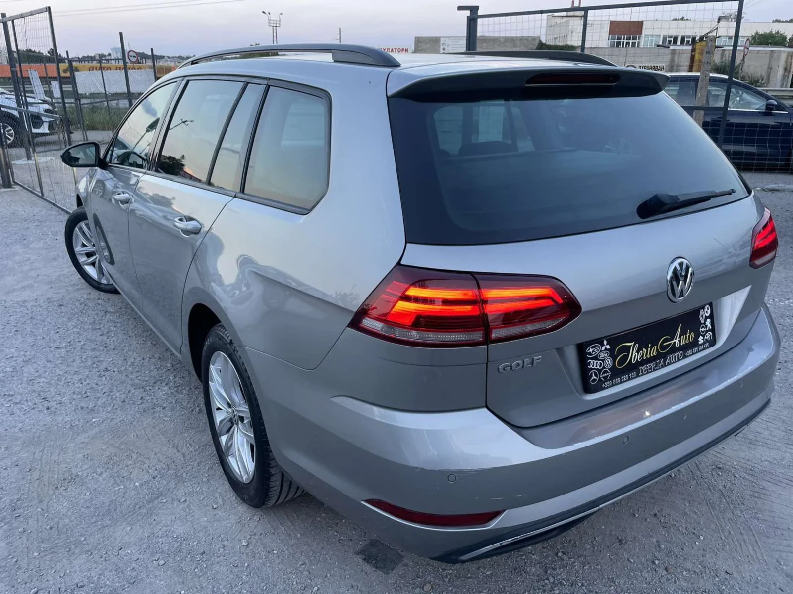 VW Golf 1.6 TDI 115 * CAMERA * NAVI * FULL LED * EURO 6 *  - изображение 6