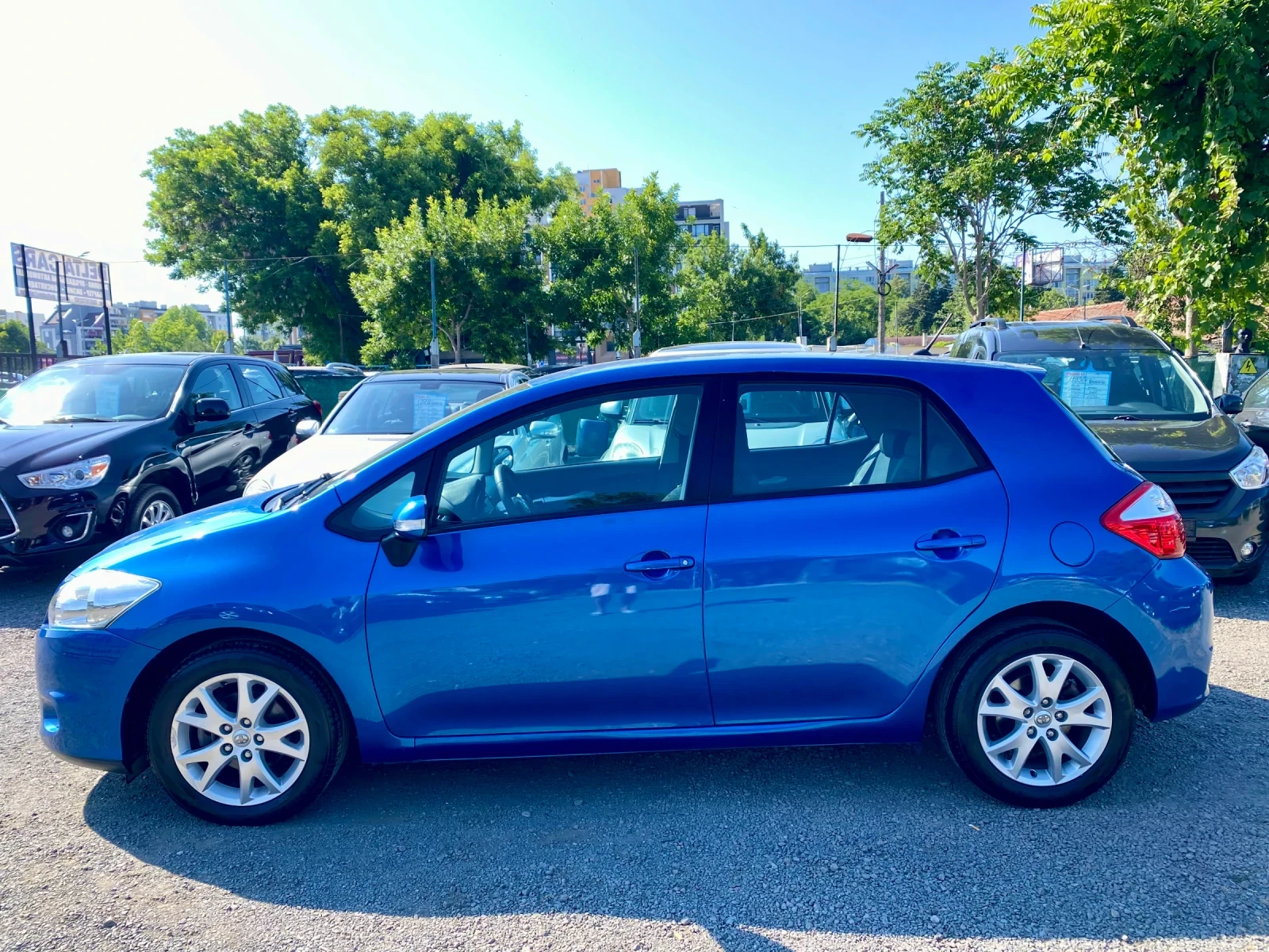 Toyota Auris  - изображение 4