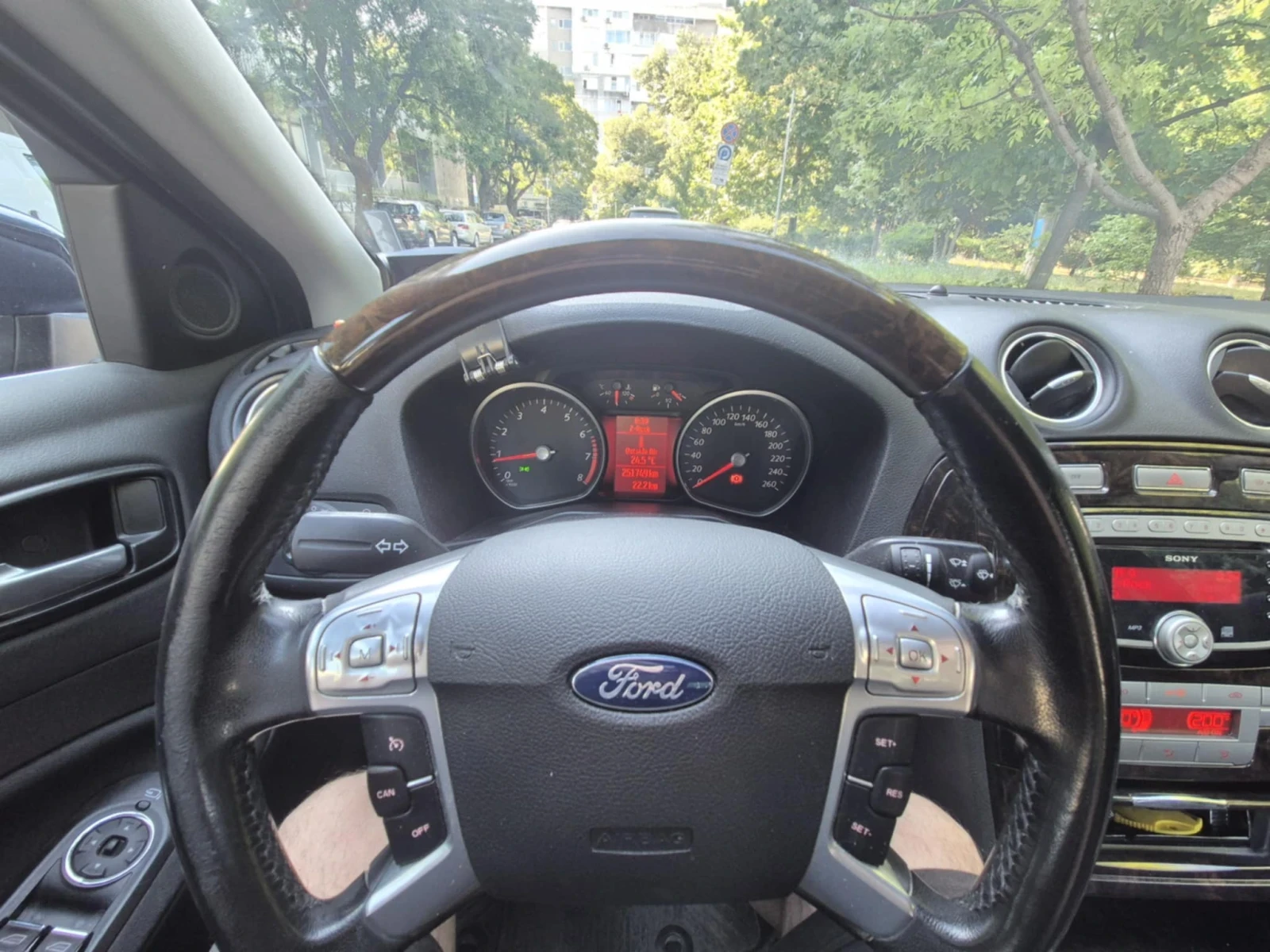 Ford Mondeo Ghia - изображение 8