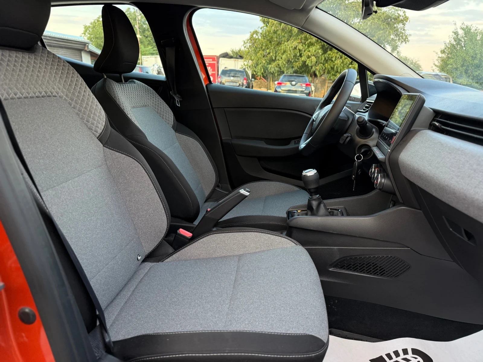 Renault Clio 1.0   12000  !  | Mobile.bg   11