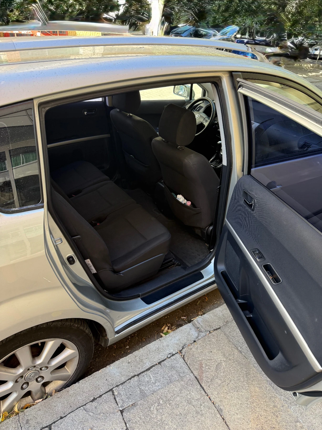 Toyota Corolla verso  - изображение 10