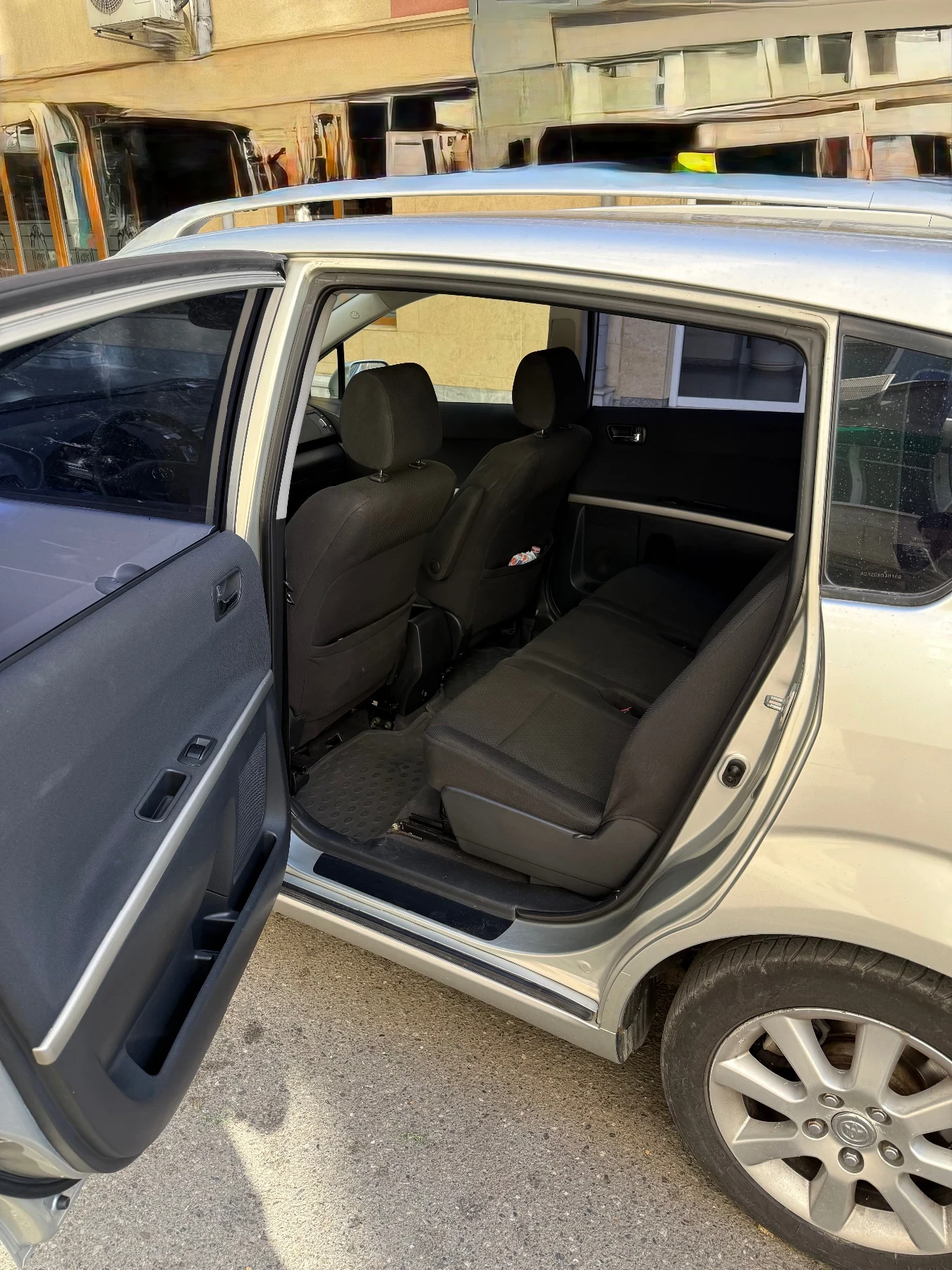 Toyota Corolla verso  - изображение 8