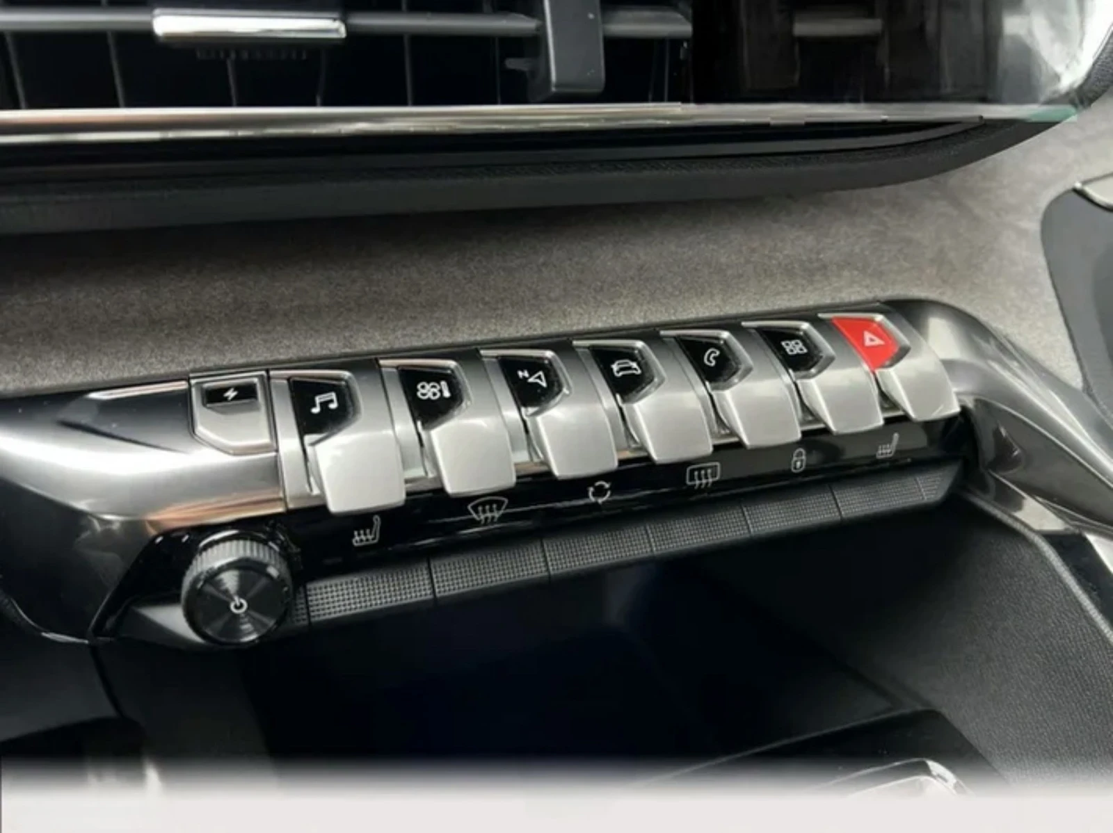 Peugeot 3008 GT 300 4WD PLUG-IN-HYBRID S&S EAT8 - изображение 6