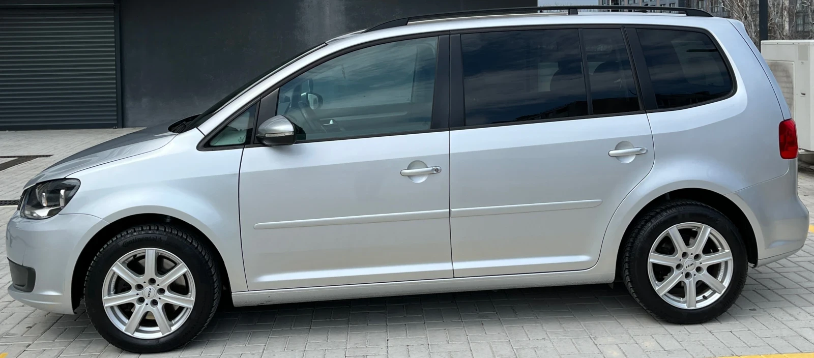 VW Touran 2.0TDI/COMONN/RAYL, снимка 2 - Автомобили и джипове - 54176612
