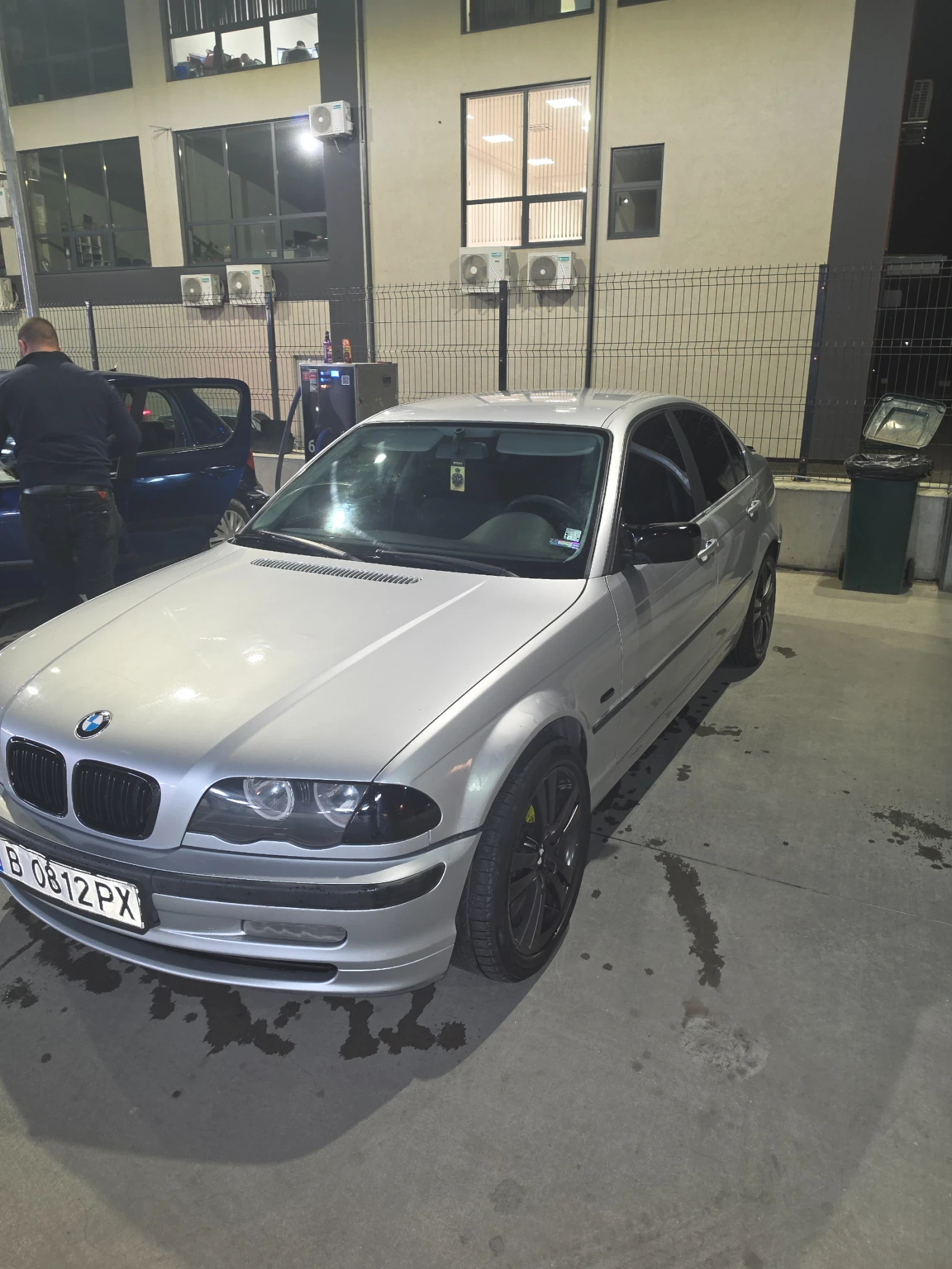 BMW 320, снимка 2 - Автомобили и джипове - 54419613