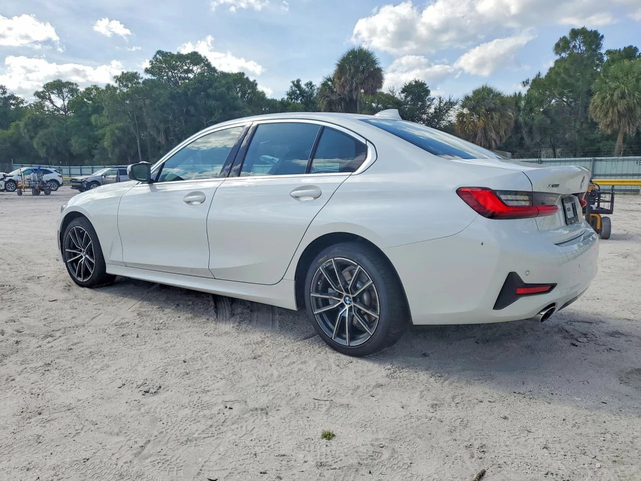 BMW 330 2.0l Xi, снимка 2 - Автомобили и джипове - 54919452