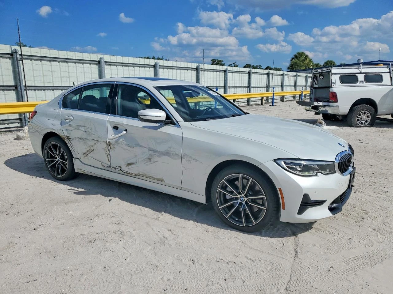 BMW 330 2.0l Xi, снимка 4 - Автомобили и джипове - 54919452