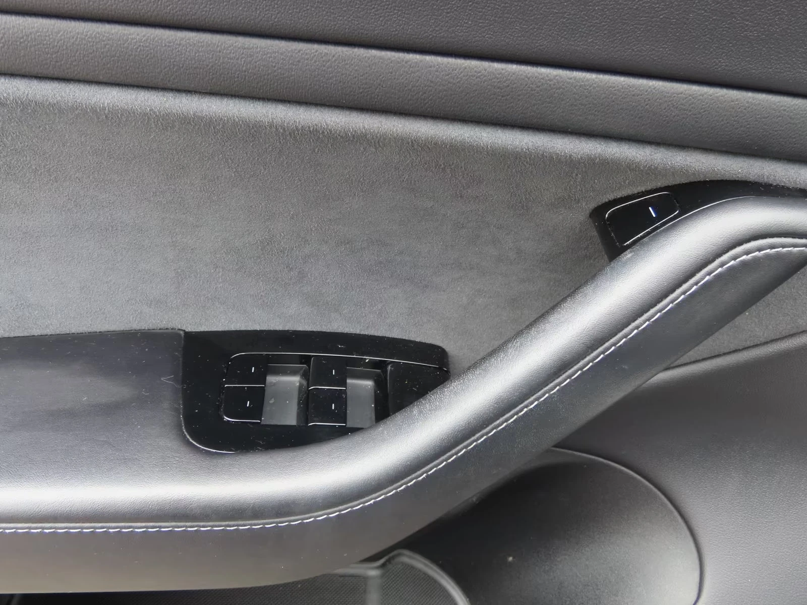 Tesla Model 3 LONG-RANGE/351HP/DUAL/AWD/PANO/CAM/H.PUMP/ACC/478q, снимка 10 - Автомобили и джипове - 55136473
