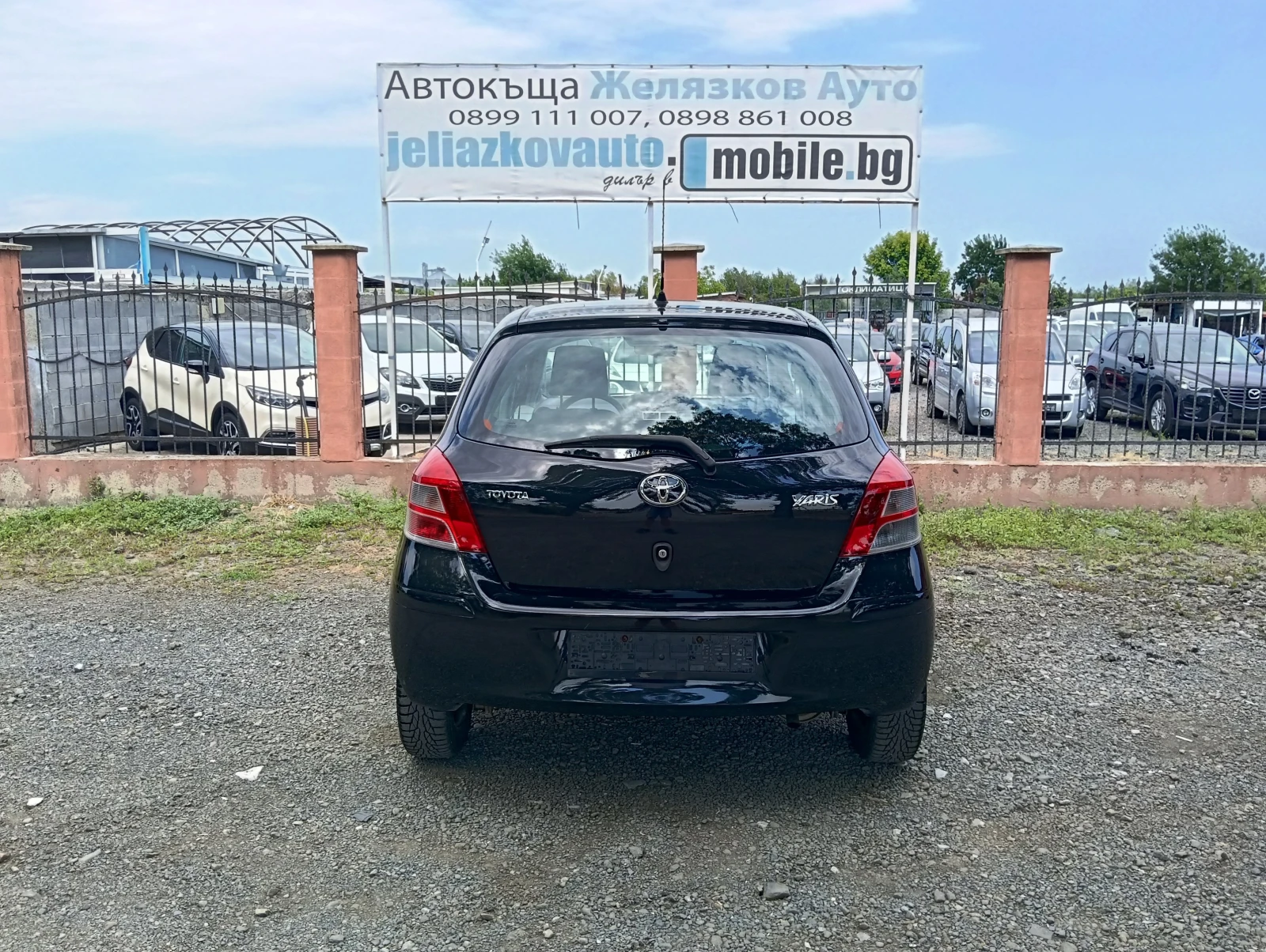 Toyota Yaris 1.0i, снимка 5 - Автомобили и джипове - 55364102