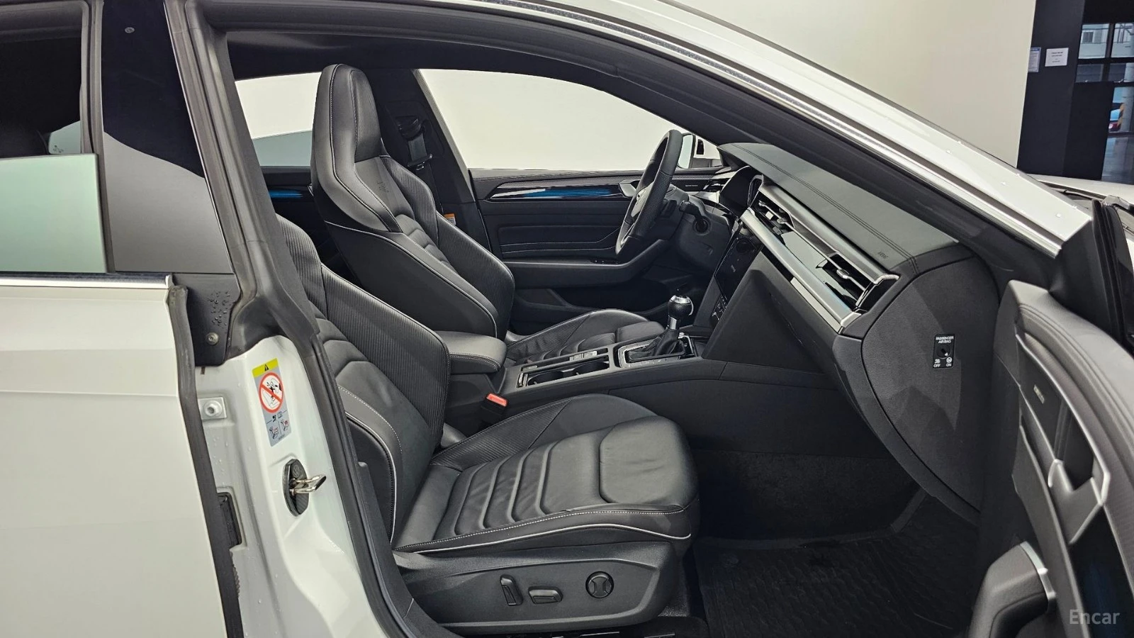 VW Arteon 4MOTION* 2.0TDI* R-LINE* DISTRONIC* 360* КАМЕРА* , снимка 9 - Автомобили и джипове - 55612233
