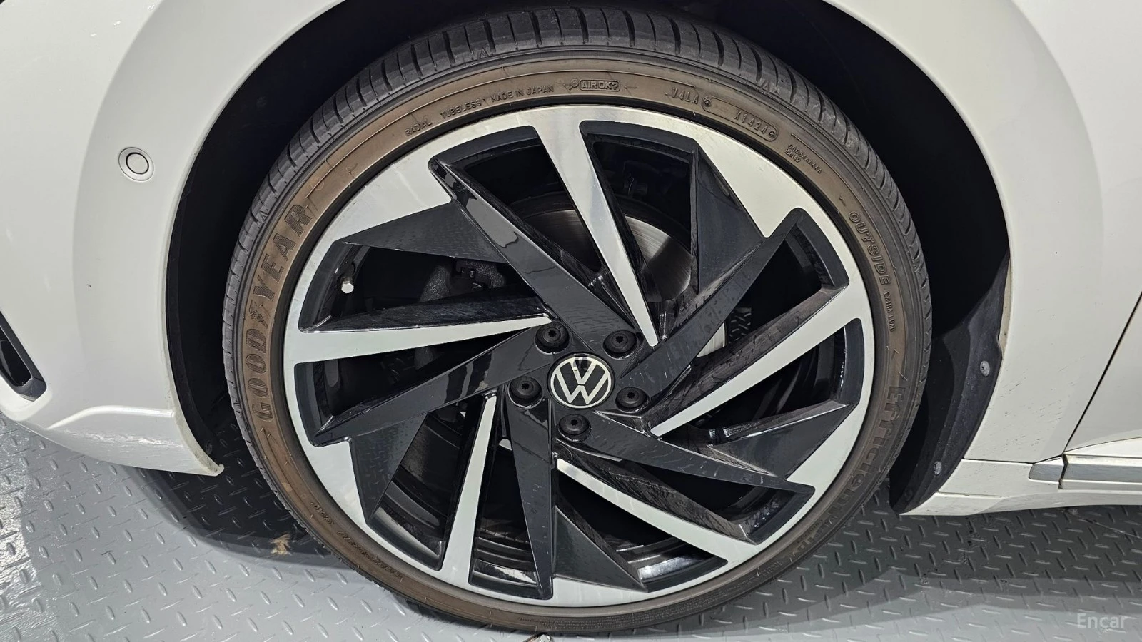 VW Arteon 4MOTION* 2.0TDI* R-LINE* DISTRONIC* 360* КАМЕРА* , снимка 16 - Автомобили и джипове - 55612233