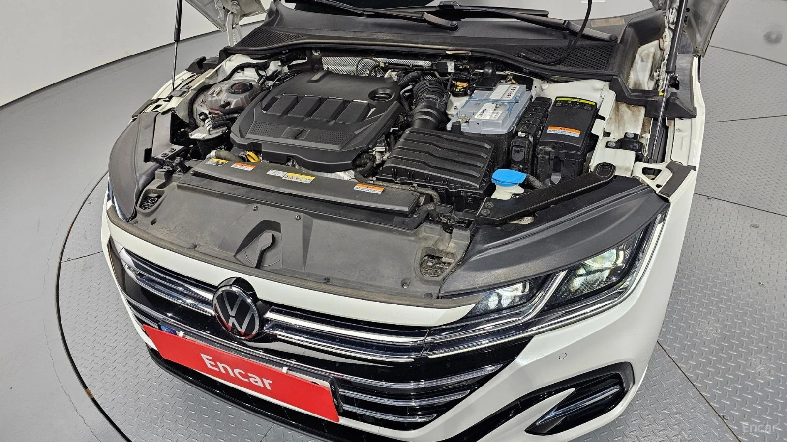 VW Arteon 4MOTION* 2.0TDI* R-LINE* DISTRONIC* 360* КАМЕРА* , снимка 17 - Автомобили и джипове - 55612233