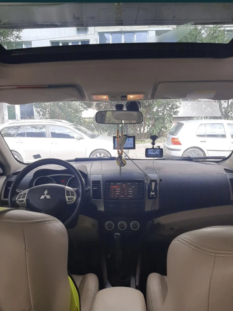 Mitsubishi Outlander, снимка 6 - Автомобили и джипове - 52428248