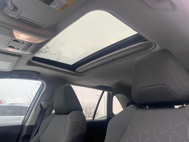 Toyota Rav4 * XLE * CARFAX * БЕЗ ПЪРВОНАЧАЛНА ВНОСКА, снимка 11 - Автомобили и джипове - 52642392