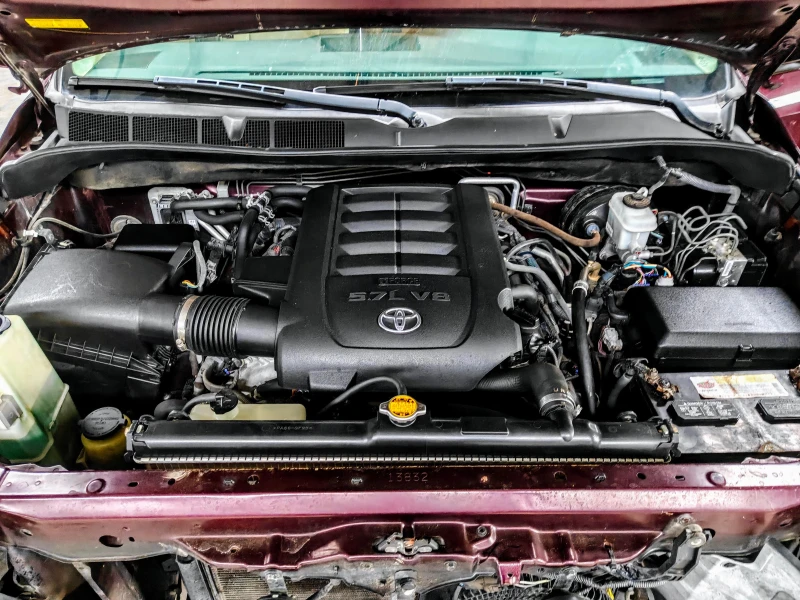 Toyota Sequoia 5.7 Limited, снимка 13 - Автомобили и джипове - 53028035