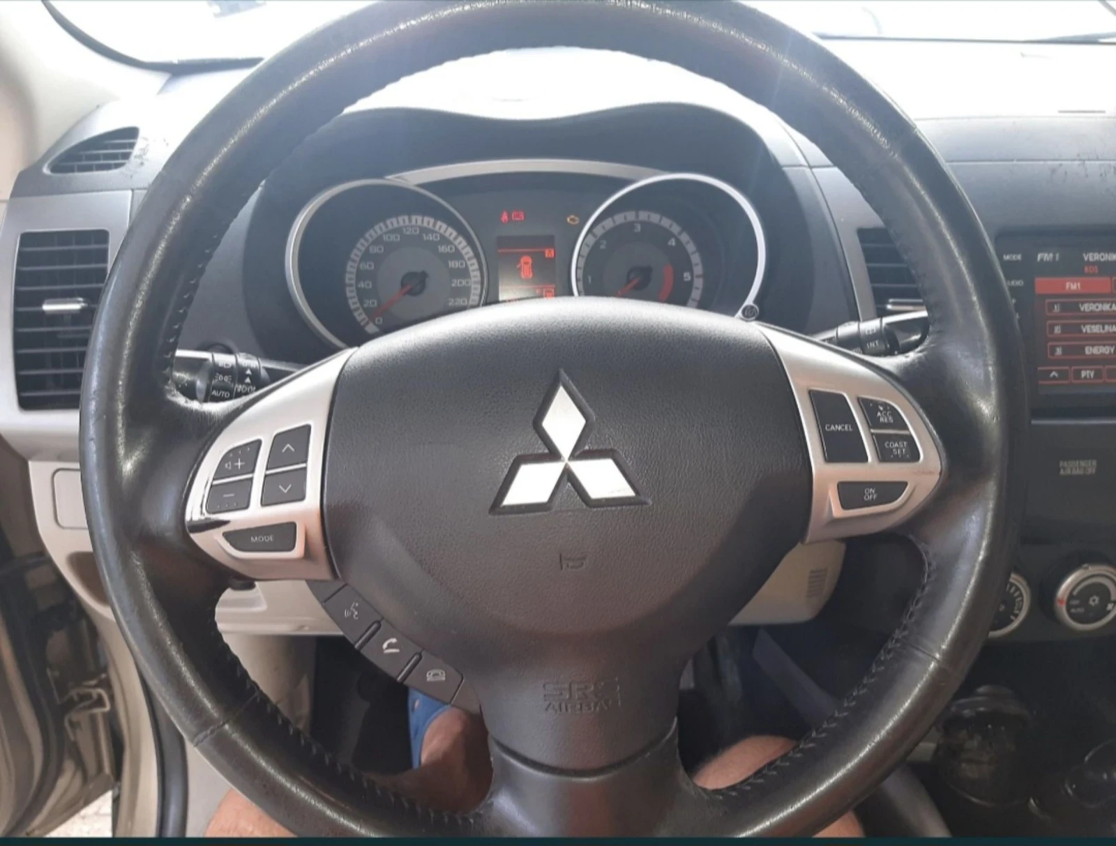 Mitsubishi Outlander  - изображение 8