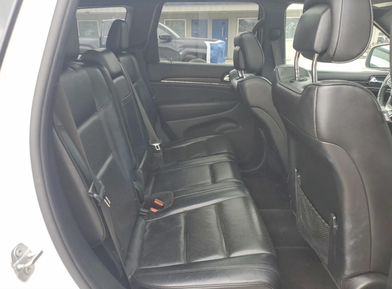 Jeep Grand cherokee 5.7 HEMI/OVERLAND, снимка 11 - Автомобили и джипове - 54112972