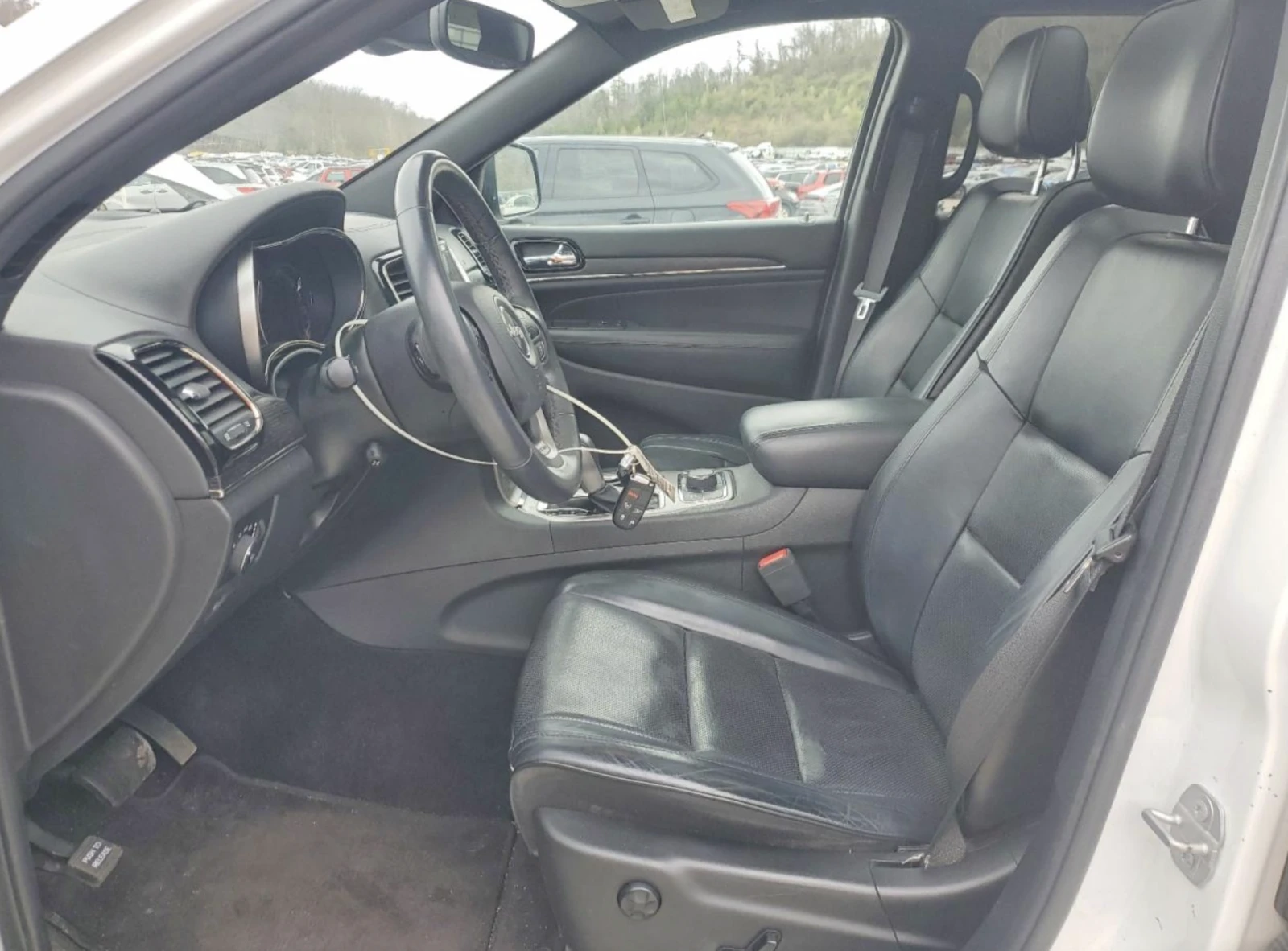 Jeep Grand cherokee 5.7 HEMI/OVERLAND, снимка 7 - Автомобили и джипове - 54112972