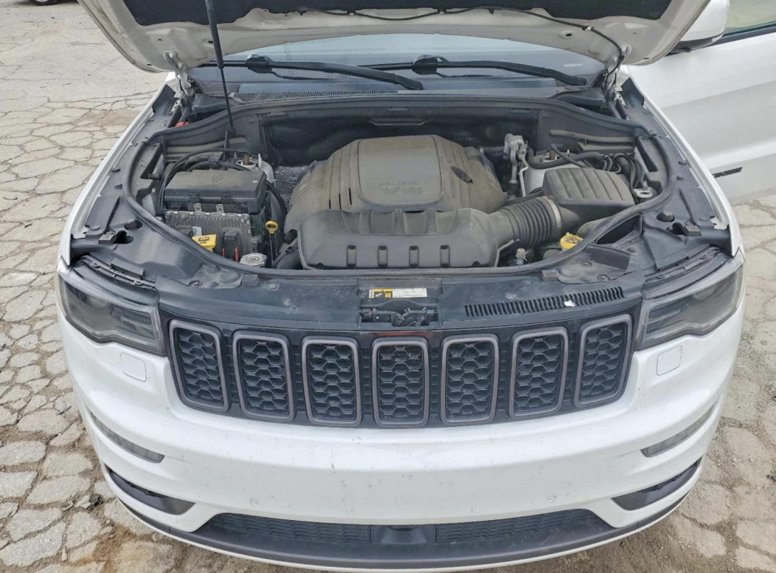 Jeep Grand cherokee 5.7 HEMI/OVERLAND, снимка 12 - Автомобили и джипове - 54112972