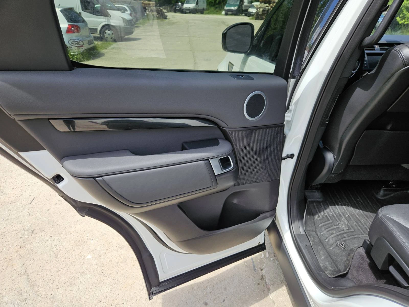 Land Rover Discovery SE | Mobile.bg � ����������� 13