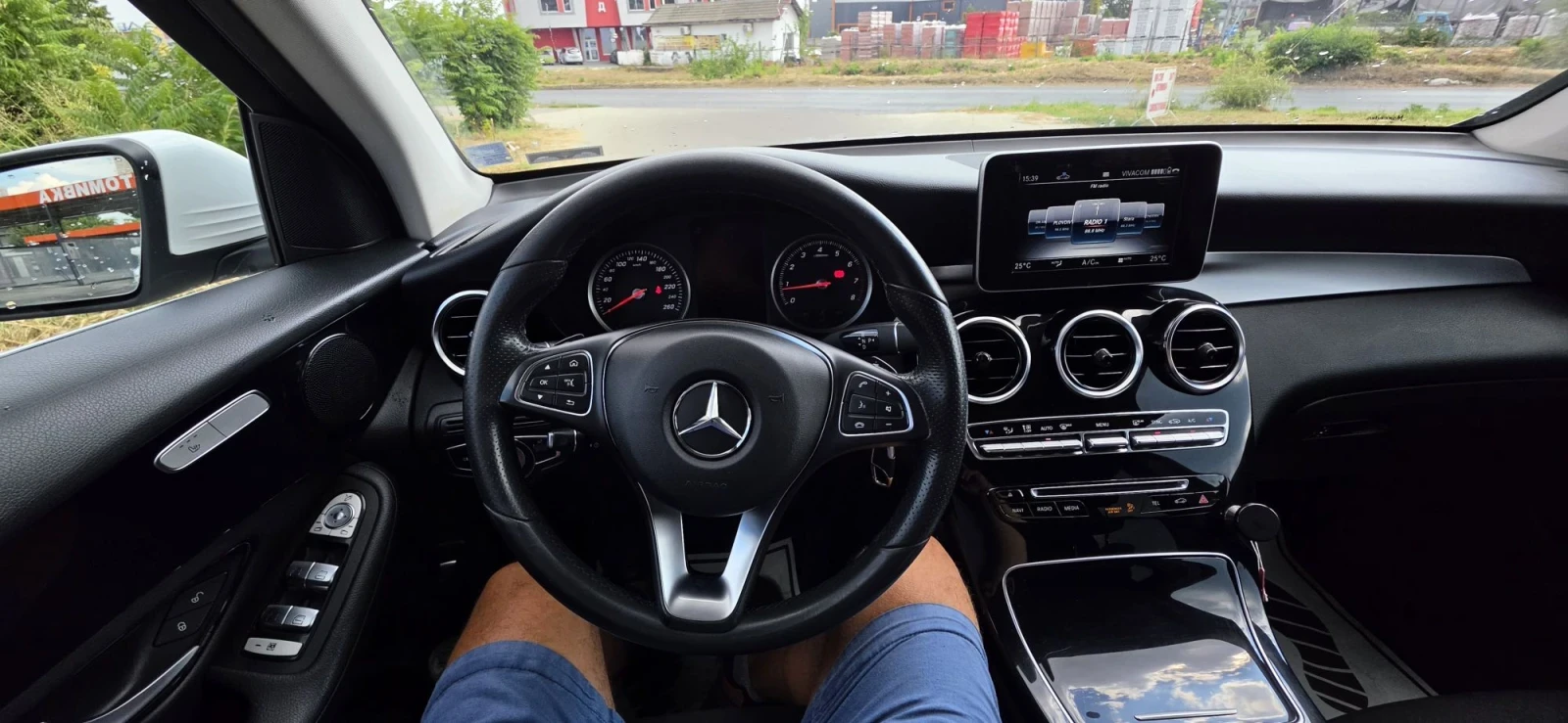Mercedes-Benz GLC 250 4 MATIC, снимка 11 - Автомобили и джипове - 55602891