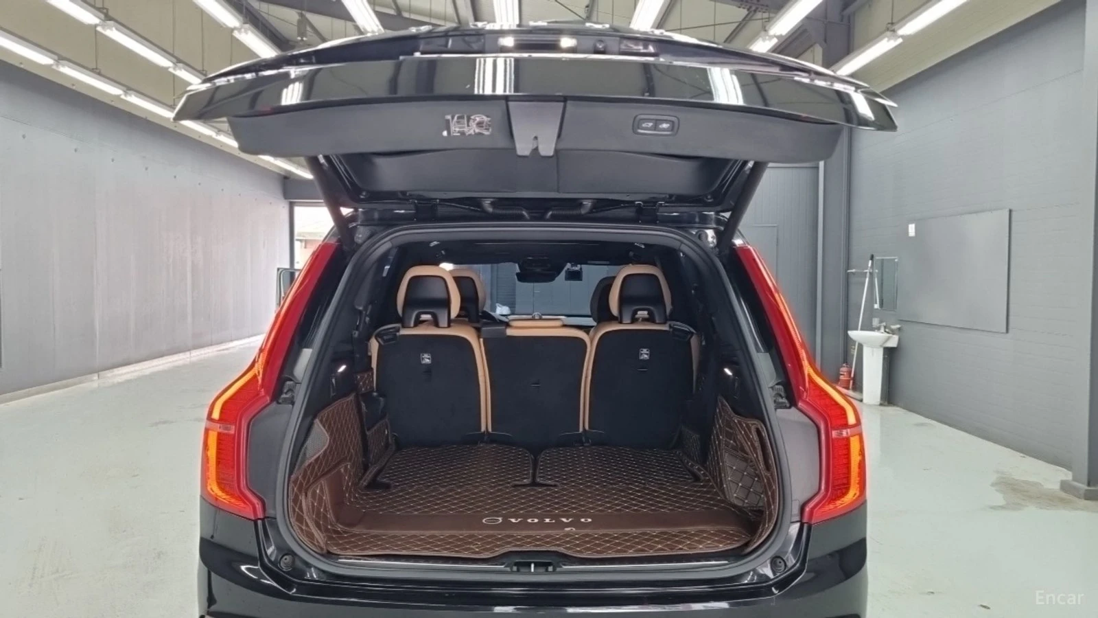 Volvo Xc90 T6 INSCRIPTION* КОЖА* ОБДУХВ* МАСАЖИ* ПАНО* 360* , снимка 16 - Автомобили и джипове - 55658680
