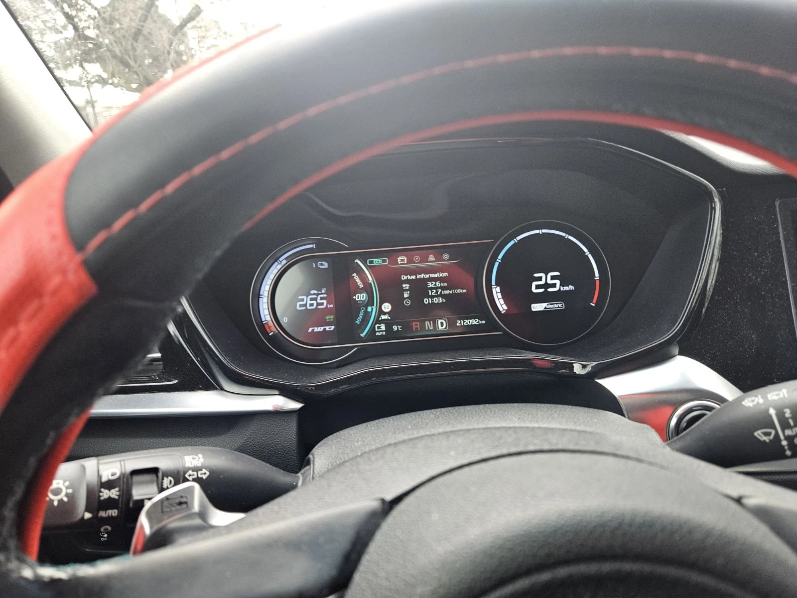 Kia Niro, снимка 6 - Автомобили и джипове - 55672577