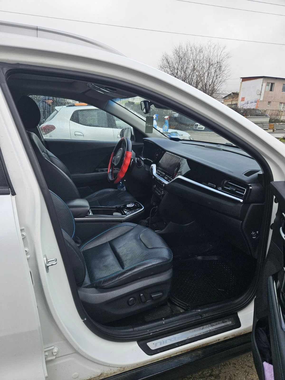 Kia Niro, снимка 3 - Автомобили и джипове - 55672577
