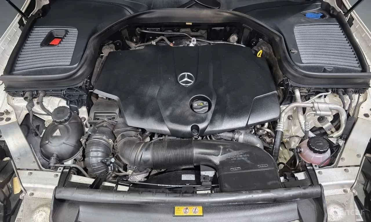 Mercedes-Benz GLC 220d 4MATIC Premium COUPE , снимка 6 - Автомобили и джипове - 56735612