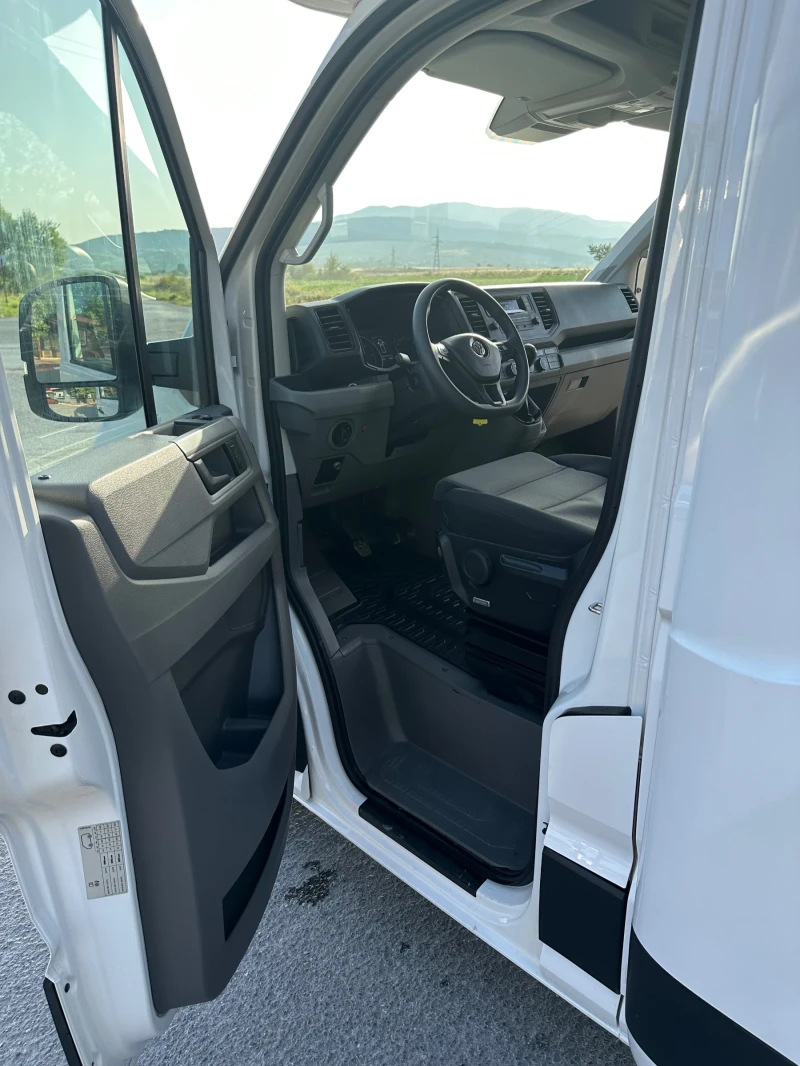 VW Crafter, снимка 10 - Бусове и автобуси - 48032212