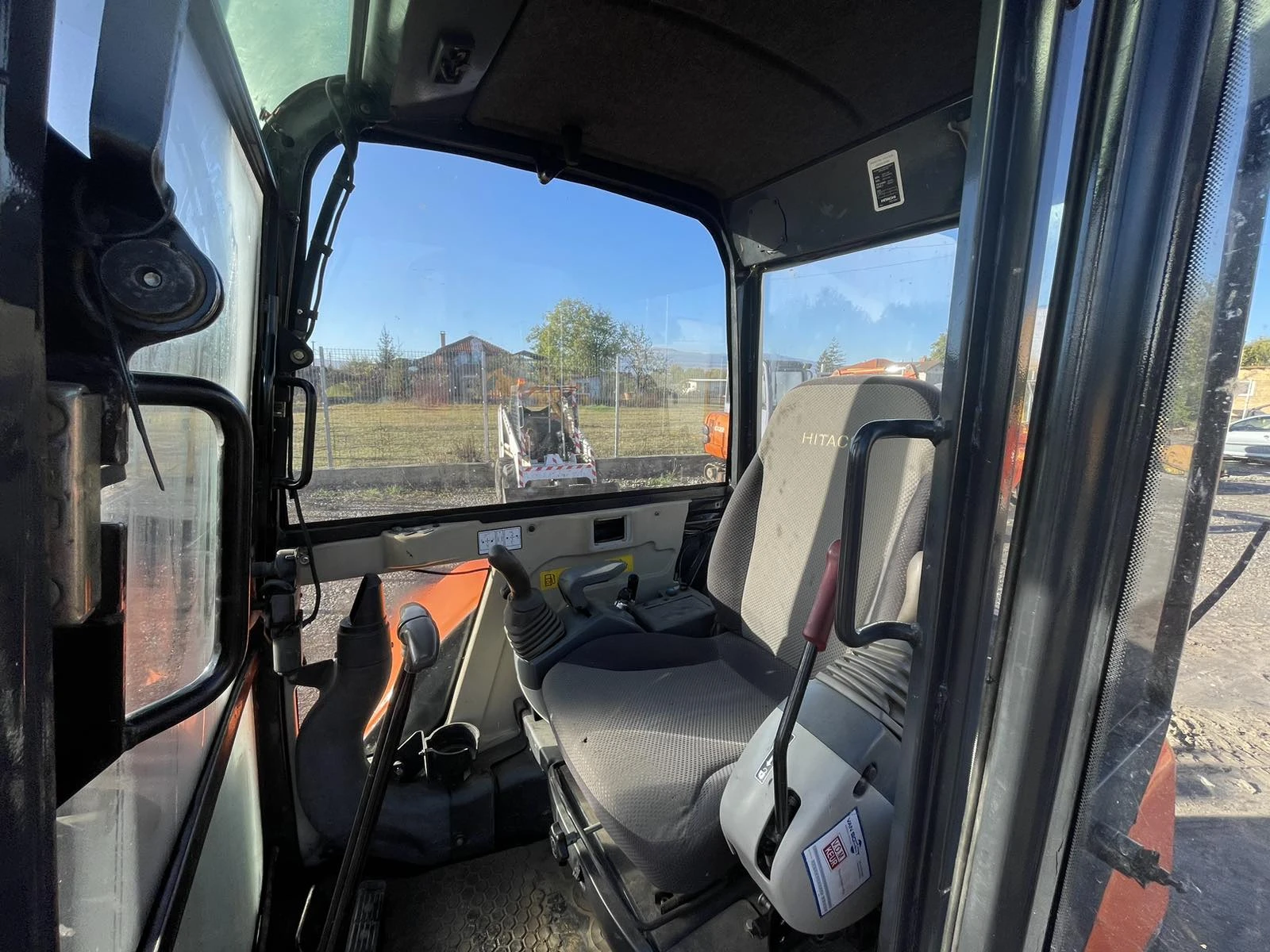 Багер Hitachi ZAXIS 27 - изображение 3
