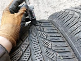 Гуми Зимни 215/65R17, снимка 4