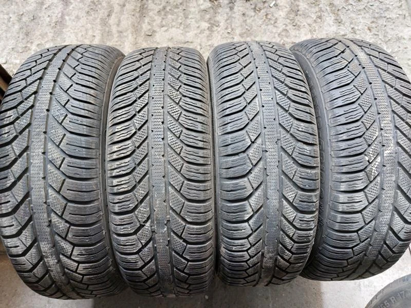 Гуми Зимни 215/65R17, снимка 1 - Гуми и джанти - 36675725