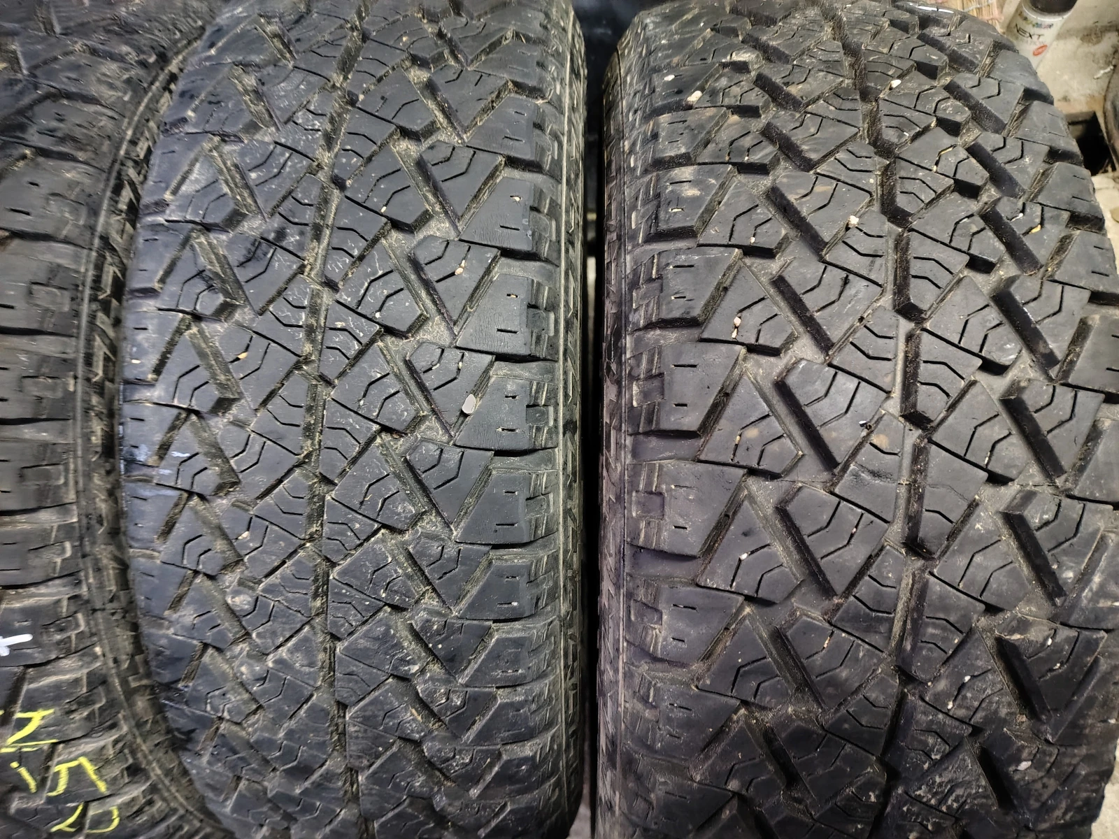 Гуми Всесезонни 225/70R16, снимка 2 - Гуми и джанти - 54103389