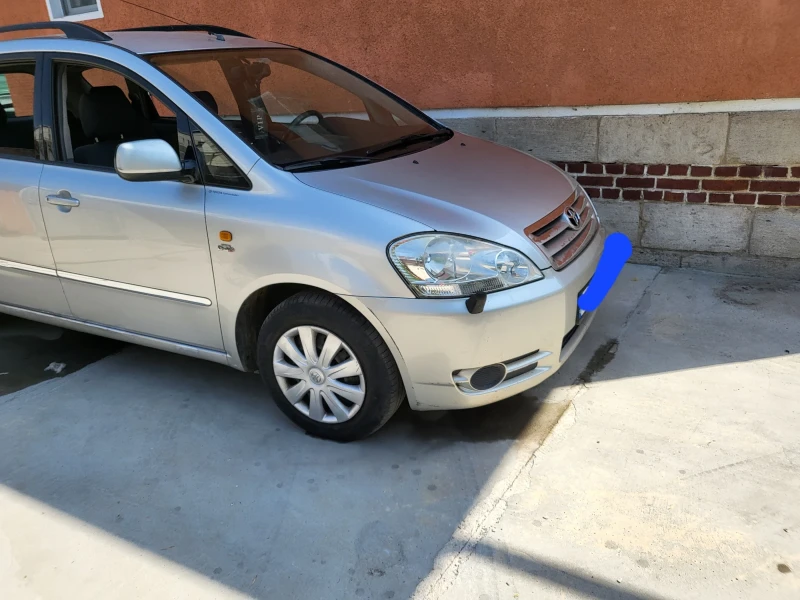 Toyota Avensis verso, снимка 4 - Автомобили и джипове - 47010825