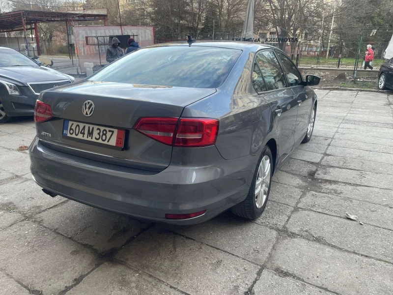 VW Jetta Седан ГАЗ, снимка 1 - Автомобили и джипове - 48350490