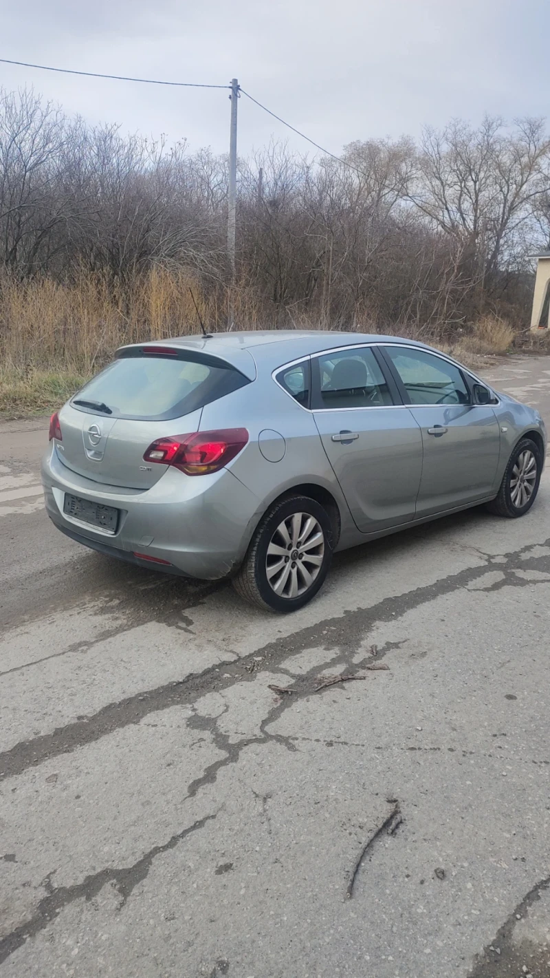 Opel Astra, снимка 1 - Автомобили и джипове - 48503432