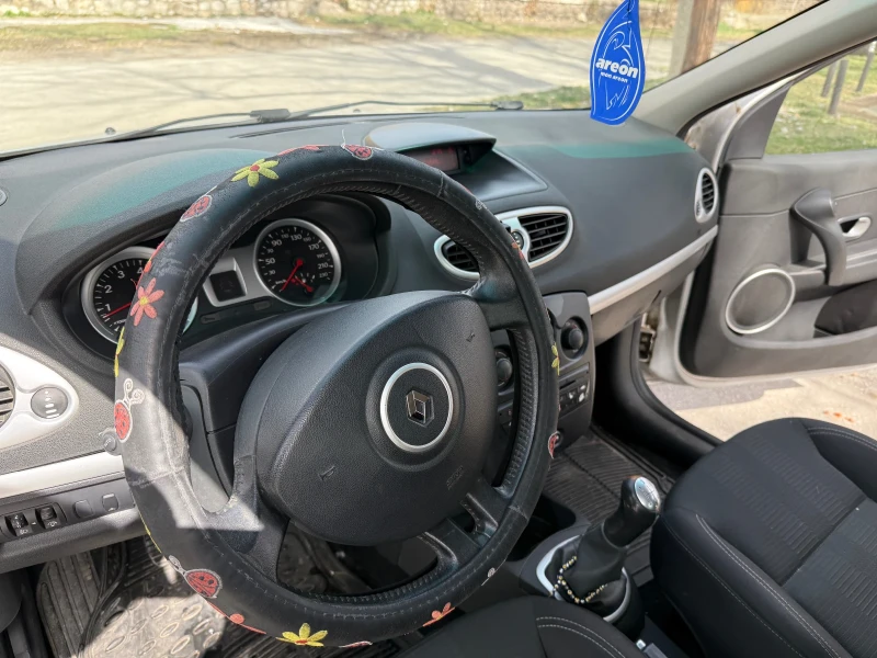 Renault Clio, снимка 6 - Автомобили и джипове - 49514754