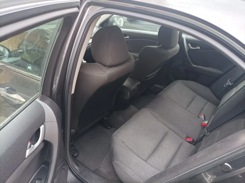 Honda Accord 2.0 i-vtec, снимка 11 - Автомобили и джипове - 52346886