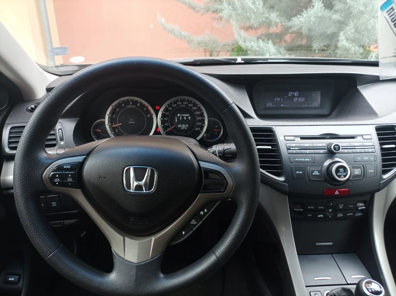 Honda Accord 2.0 i-vtec, снимка 9 - Автомобили и джипове - 52346886