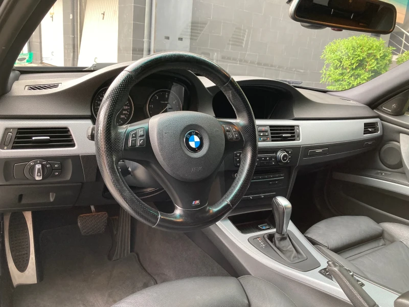 BMW 330 LCi   M pack, снимка 10 - Автомобили и джипове - 51825146