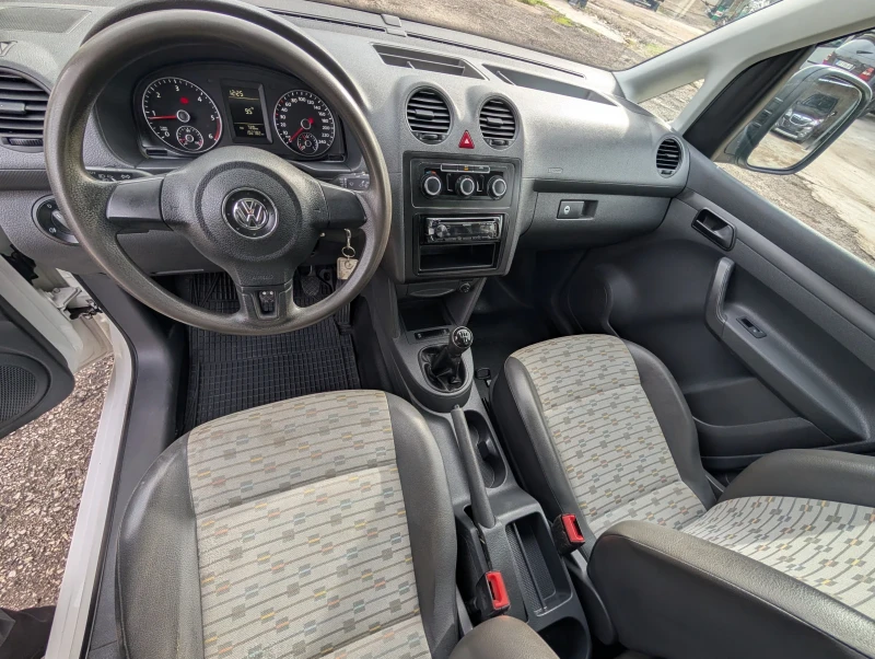 VW Caddy 1.6 TDI Bluemotion, снимка 12 - Автомобили и джипове - 52389701